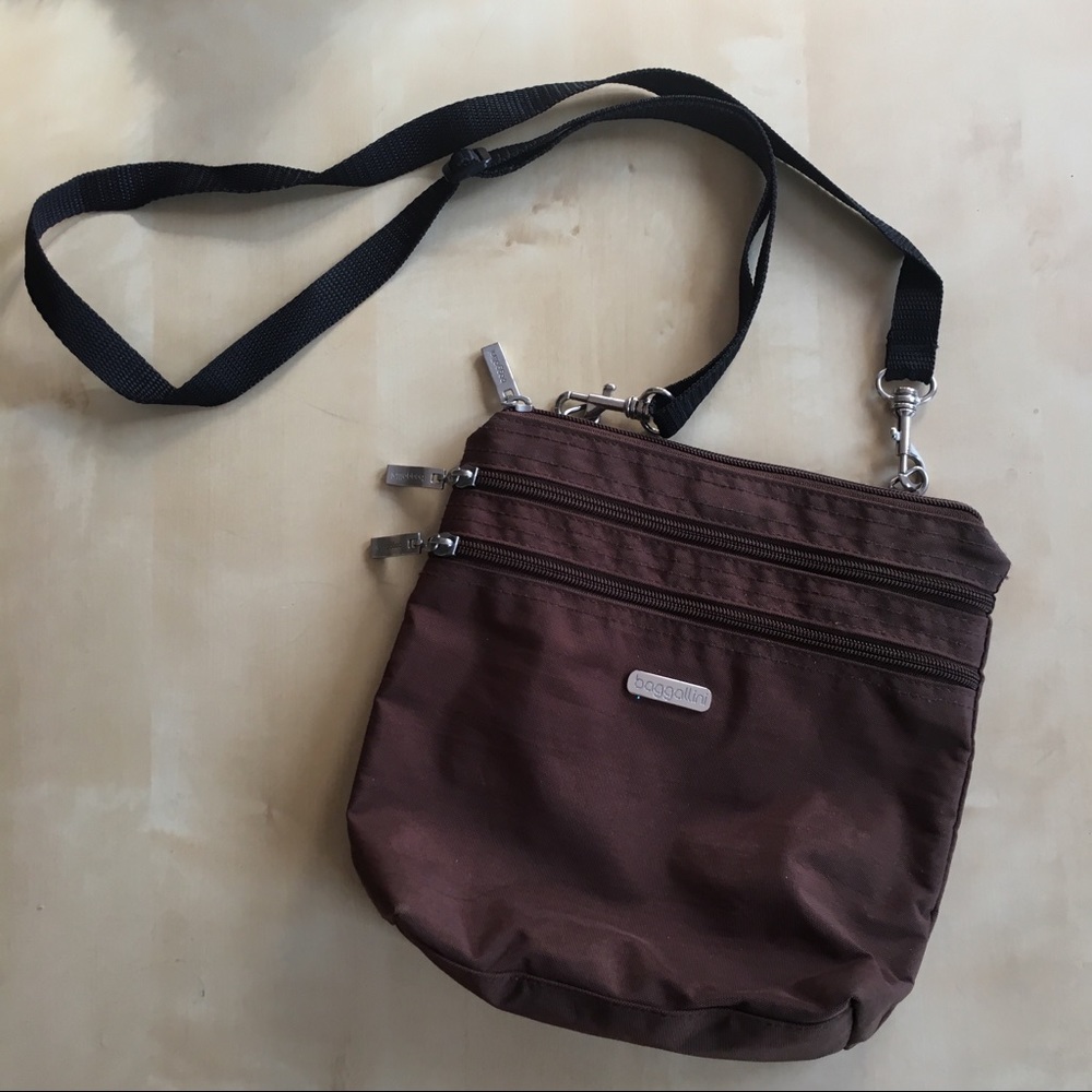 Crossbody travel bag